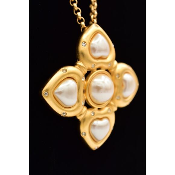 Givenchy Vintage Heart Pearl Necklace Pearl Brushed Gold Signed 80s 1980s BinBN - Picture 4 of 12